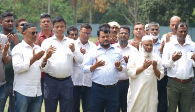 জুলাই গণঅভ্যুত্থানে শহীদ মিনারুলের কবর জিয়ারতে রাসিক প্রশাসক