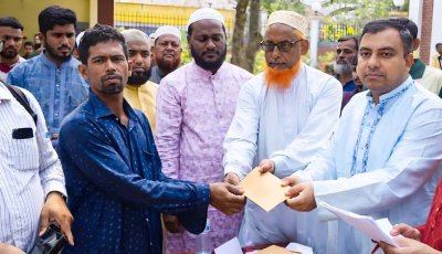 ধামইরহাট-পত্নীতলায় ১০ লক্ষ টাকার সরকারি নগদ অর্থ বিতরণ