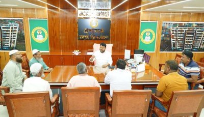 রাসিক প্রশাসকের সাথে লৌহ ও ফার্নিচার ব্যবসায়ী সমিতি ও রেলওয়ে মাদ্রাসা মার্কেট কমিটির নেতৃবৃন্দের সাক্ষাৎ