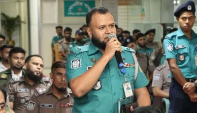 ১১ দলের লংমার্চ নিয়ে মেট্রোপলিটন পুলিশের পেজে স্ট্যাটাস, পুলিশ কর্মকর্তা প্রত্যাহার