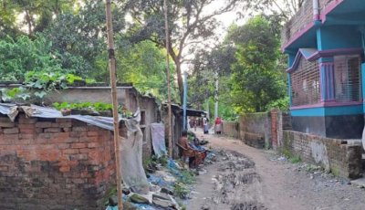 চাঁপাইনবাবগঞ্জে বসতবাড়ি ছাড়ার নির্দেশ, আতঙ্কে ৫০ পরিবার