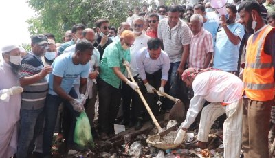 নওগাঁয় পরিষ্কার-পরিচ্ছন্নতা কার্যক্রমের উদ্বোধন