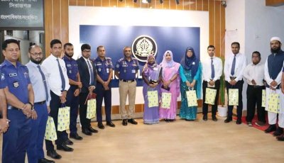 সিরাজগঞ্জে বিসিএস ক্যাডার প্রশিক্ষণার্থীদের সঙ্গে পুলিশের মতবিনিময়