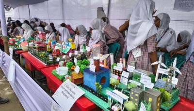 শিক্ষার্থীদের বিজ্ঞানমনস্ক ও সৃজনশীলতা বিকাশে পাবনা আইডিয়াল ল্যাবরেটরি স্কুলে জমজমাট বিজ্ঞান মেলা