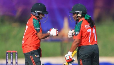 শেষ ওভারে চার-ছক্কা, থাইল্যান্ডকে হারিয়ে সেমিফাইনালে বাংলাদেশ