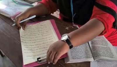 বই খুলে পরীক্ষা, ভিডিও করতে গেলে সাংবাদিকদের মারধর