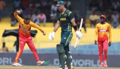 বিশ্বকাপ থেকে বিদায় অস্ট্রেলিয়ার, সুপার এইটে জিম্বাবুয়ে