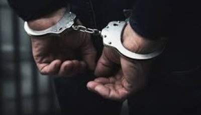 নাটোরে স্বামীকে গলা কেটে হত্যা, স্ত্রী আটক