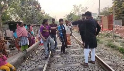 বস্তিতে মাদক ঠেকাতে সামাজিক প্রতিরোধ