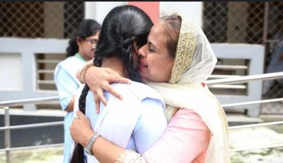 পাসের হার জিপিএ-৫ দুটিতেই এগিয়ে মেয়েরা
