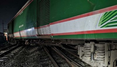 সান্তাহার জংশন স্টেশনে কুড়িগ্রাম এক্সপ্রেস ট্রেন লাইনচ্যূত