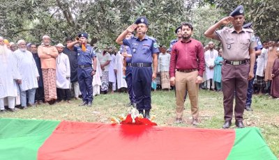 ভোলাহাটে রাষ্ট্রীয় মর্যাদায় বীর মুক্তিযোদ্ধা কুদ্দুসের দাফন সম্পন্ন