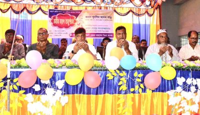 গোমস্তাপুরে জোহুর আহমেদ মিঞা কলেজে নবীন বরণ
