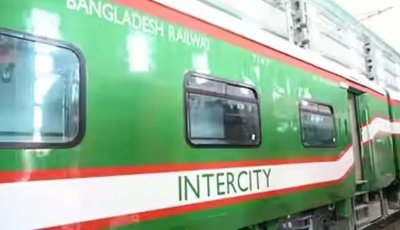 বাংলাদেশ রেলওয়েকে ১৮টি কোচের চালান পাঠাল ভারত
