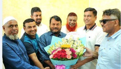 পানি সম্পদ প্রতিমন্ত্রীকে ফুলেল শুভেচ্ছা জানালেন রাসিক প্রশাসক