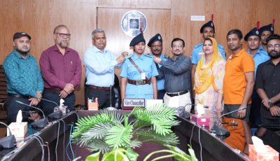 রাবি বিএনসিসির র‌্যাংক ব্যাজ প্রদান অনুষ্ঠিত