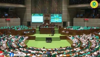 দুর্নীতি ও লাগামহীন লুটপাটের কারণে অর্থনীতি ধ্বংসের দ্বারপ্রান্তে