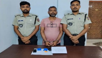 সান্তাহারে যাত্রীর প্যান্টের পকেটে মিলল ৪০০ ইয়াবা, বাসযাত্রী ধরা