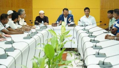 জেলা প্রশাসক গোল্ডকাপ ফুটবল উপলক্ষে নগর দলের সাথে রাসিক প্রশাসকের মতবিনিময়