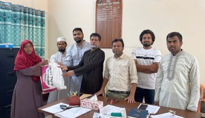 ইদ সামগ্রী পেয়ে খুশি রুয়েটের কর্মচারীরা