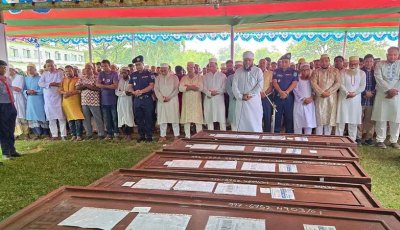 জানাজা শেষে নওগাঁর ৭ জনের মরদেহ পরিবারের কাছে হস্তান্তর