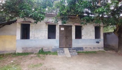 চারঘাটে কমিউনিটি ক্লিনিকে নেই ওষুধ, সংকট জনবলের