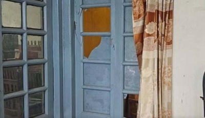 চাঁপাইনবাবগঞ্জের আদালতে বিএনপি কর্মীদের ভাঙচুর