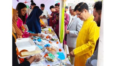নর্থ বেঙ্গল ইন্টারন্যাশনাল ইউনিভাসিটিতে বসন্ত বরণ ও পিঠা উৎসব