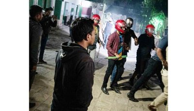 বেড়ায় ফুটবল খেলাকে কেন্দ্র করে সংঘর্ষ, আহত অর্ধশতাধিক