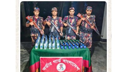 শিবগঞ্জ সীমান্তে ৪৪ বোতল মদ ও ২৮ বোতল ফেনসিডিল জব্দ