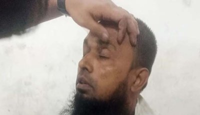 নোয়াখালীতে ছাত্রীকে ধর্ষণের অভিযোগে মাদ্রাসা শিক্ষককে পিটুনি