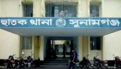 দোকান বন্ধ করে বাড়ি ফেরার পথে ৩ জনকে ছুরিকাঘাত
