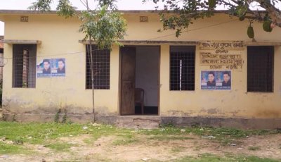 নিয়ামতপুরের ওষুধ ছাড়াই চলছে কমিউনিটি ক্লিনিক