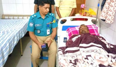 হাসপাতালে চিকিৎসাধীন সাংবাদিক সাইদুর রহমানের খোঁজখবর নিলেন আরএমপির মুখপাত্র