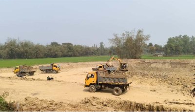 বগুড়ায় আবাদি জমিতে অবৈধভাবে পুকুর খনন