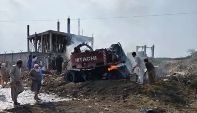 পাকিস্তানে পুলিশের চেকপোস্টে বোমা হামলায় নিহত ১১