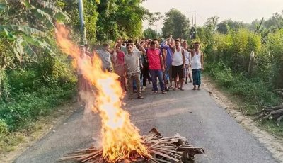 সাজেকে উত্তেজনার জেরে খাগড়াছড়িতে চলছে অর্ধদিবস সড়ক অবরোধ