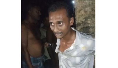 বাবাকে হত্যার পর পলাতক, প্রতিবেশীর বাড়িতে ফোন চার্জ দিতে এসে ধরা