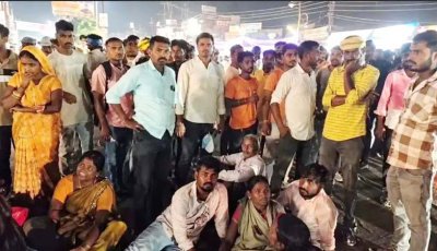 ভারতে দুর্গাপ্রতিমা বিসর্জনের সময় বিদ্যুৎস্পৃষ্ট হয়ে মৃত ৩, আহত ৯
