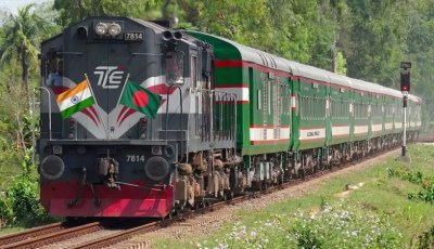 হাসিনার পতনের পর প্রথমবার ভারত থেকে আসছে ট্রেনের কোচ