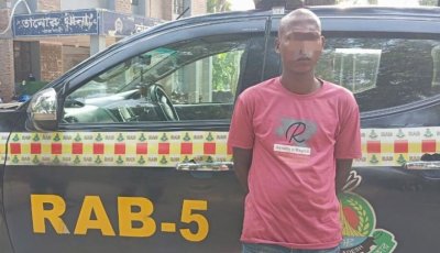তানোরে বিপুল পরিমান চোলাইমদসহ এক ব্যবসায়ীকে গ্রেফতার