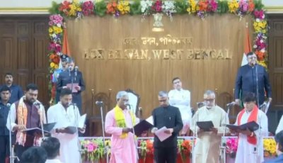 লোকভবনে শপথ নিলেন শুভেন্দু অধিকারী মন্ত্রিসভার ৩৫ জন, মন্ত্রী হলেন কারা?