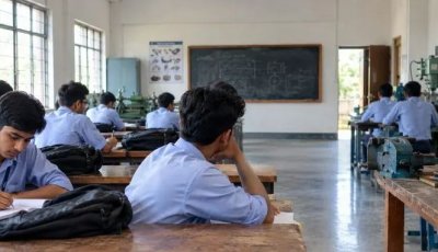 মাইকিং করেও মিলছে না শিক্ষার্থী, বন্ধ হচ্ছে ৮৬ পলিটেকনিক