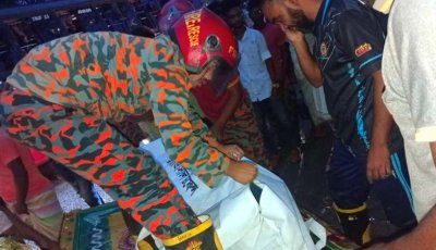 ঈশ্বরদীতে বাসের ধাক্কায় প্রাণ গেল ভ্যানচালকের
