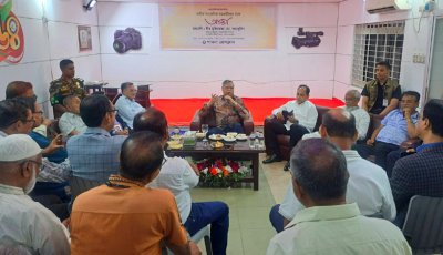 পাবনায় সাংবাদিকদের সঙ্গে আড্ডা মেতে উঠলেন রাষ্ট্রপতি