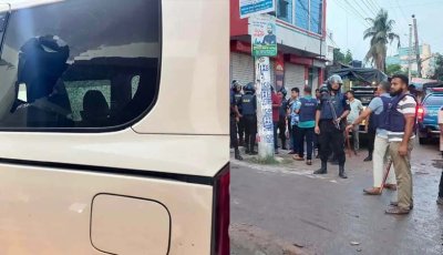 এমপি আমির হামজার গাড়িতে হামলা-ভাঙচুর