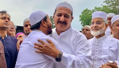 রাজশাহীতে ইদের জামাতে শান্তি ও ভ্রাতৃত্বের বার্তা