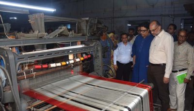 রেশম কারখানা পরিদর্শন করলেন প্রধানমন্ত্রীর দুই উপদেষ্টা