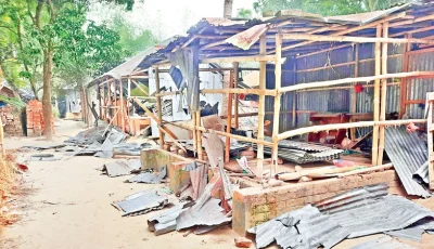 মান্দায় মাদকসেবনে বাধা দেয়ায় হিন্দু পল্লীতে হামলা-ভাঙচুরের অভিযোগ
