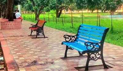 রামেক ক্যাম্পাসে বেঞ্চ স্থাপন করলেন প্রশাসক